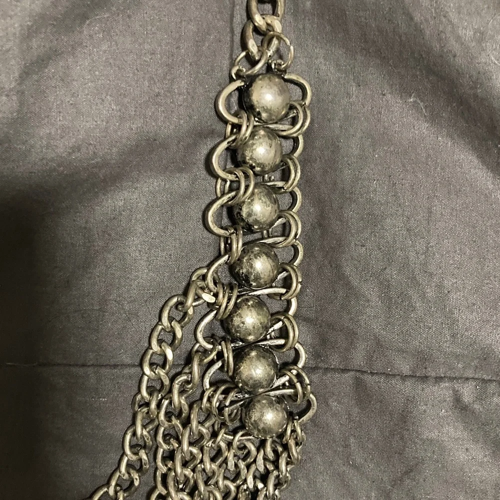 Metal necklace